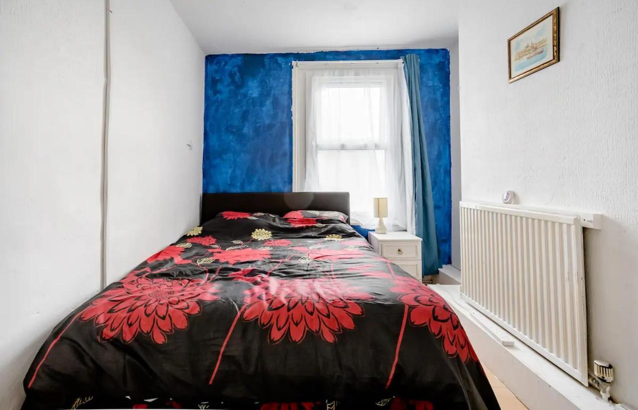 Homestay Near Tottenham Hotspur Stadium Лондон Екстериор снимка